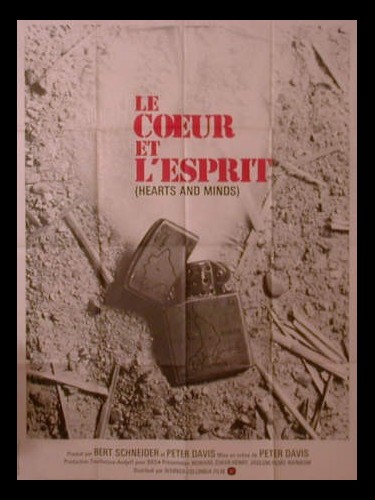 Affiche du film LE CŒUR ET L'ESPRIT - HEARTS AND MINDS