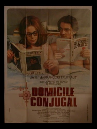 Affiche du film DOMICILE CONJUGAL