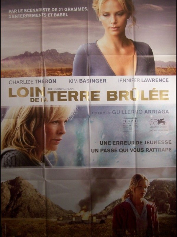 Affiche du film LOIN DE LA TERRE BRULEE
