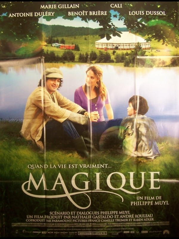 Affiche du film MAGIQUE