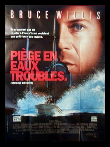 Affiche du film PIEGE EN EAU TROUBLES