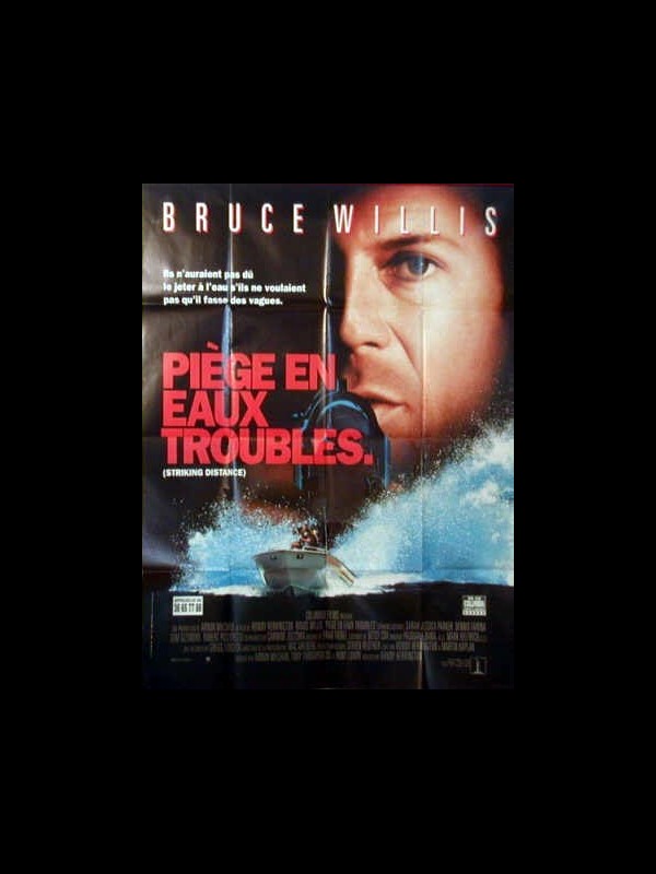 Affiche du film PIEGE EN EAU TROUBLES