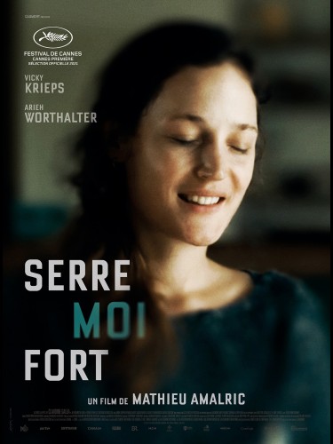 Affiche du film SERRE MOI FORT