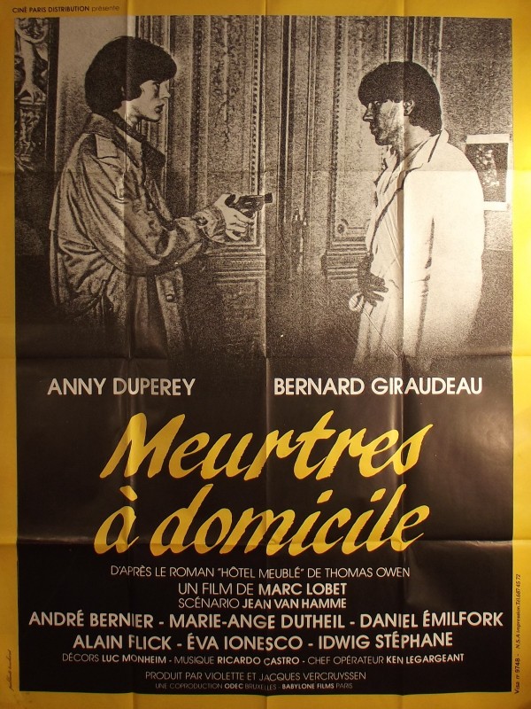 Affiche du film MEUTRES A DOMICILE